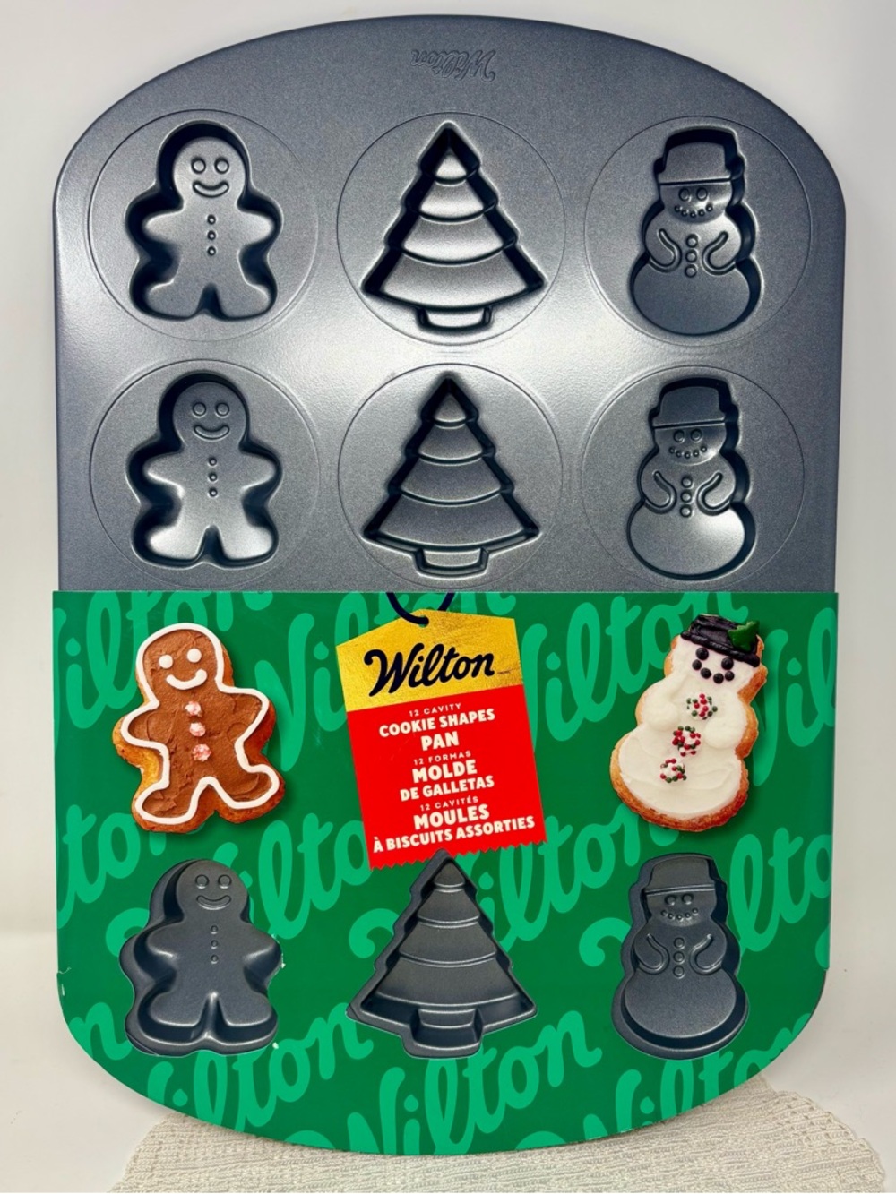 Wilton Non Stick Christmas Cookie Shapes Pan 12 Cavity Gingerbread Snowman Trees